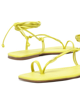 Flat sandals straps lashing